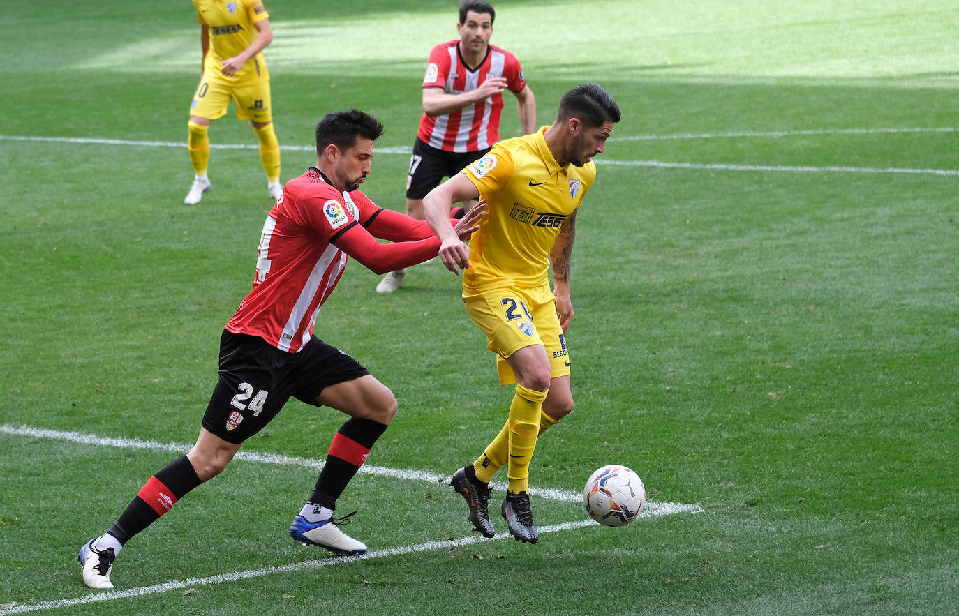 Fotos: Las imágenes de la derrota de la UD Logroñés frente al Málaga