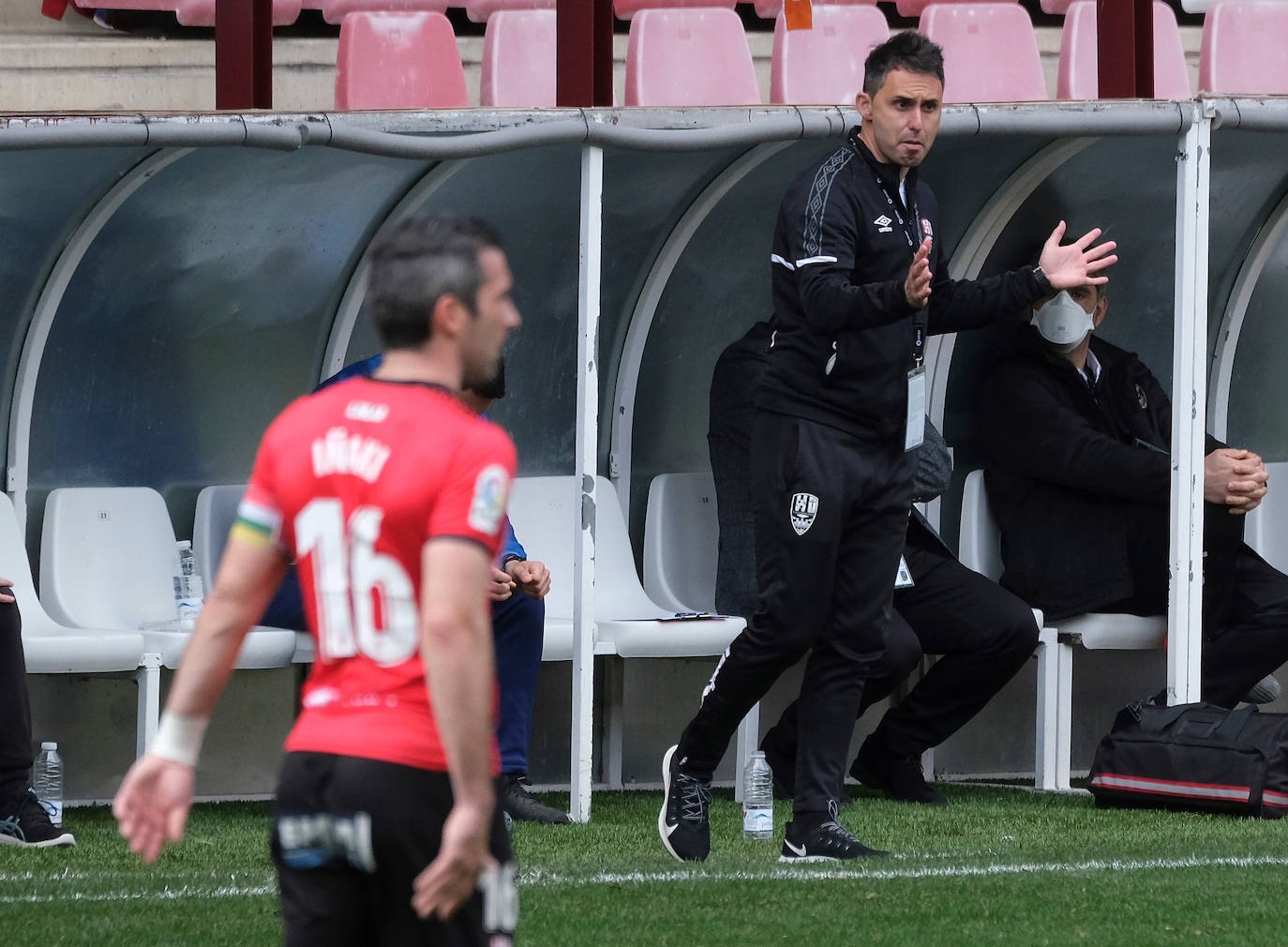 Fotos: Las imágenes de la derrota de la UD Logroñés frente al Málaga