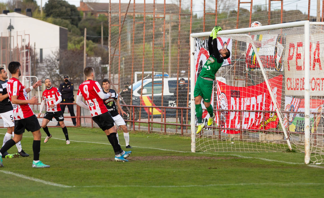 Fotos: Las imágenes de la goleada del Tudelano a la SD Logroñés