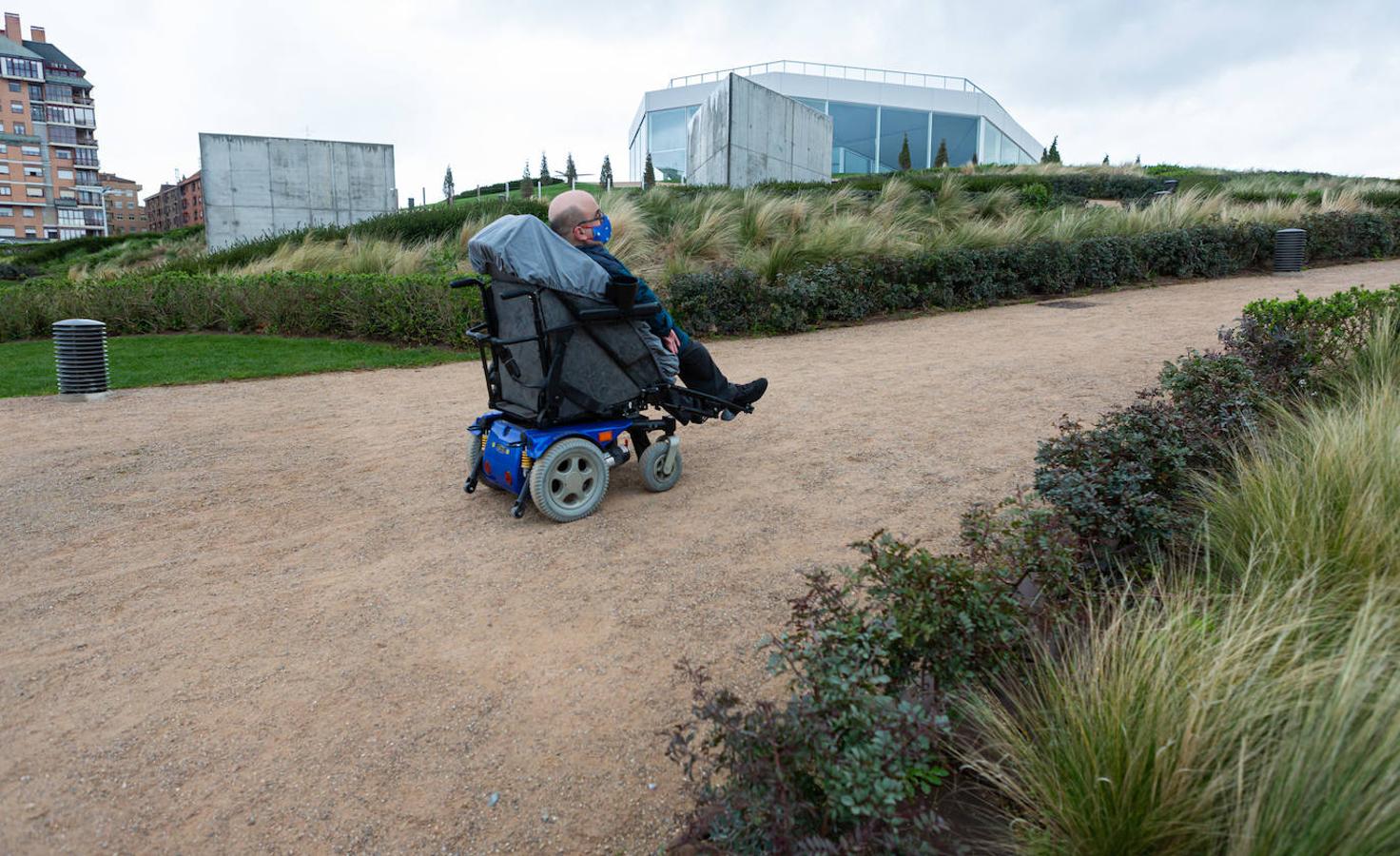 Fotos: El parque Felipe VI, una colina no aapta para todos