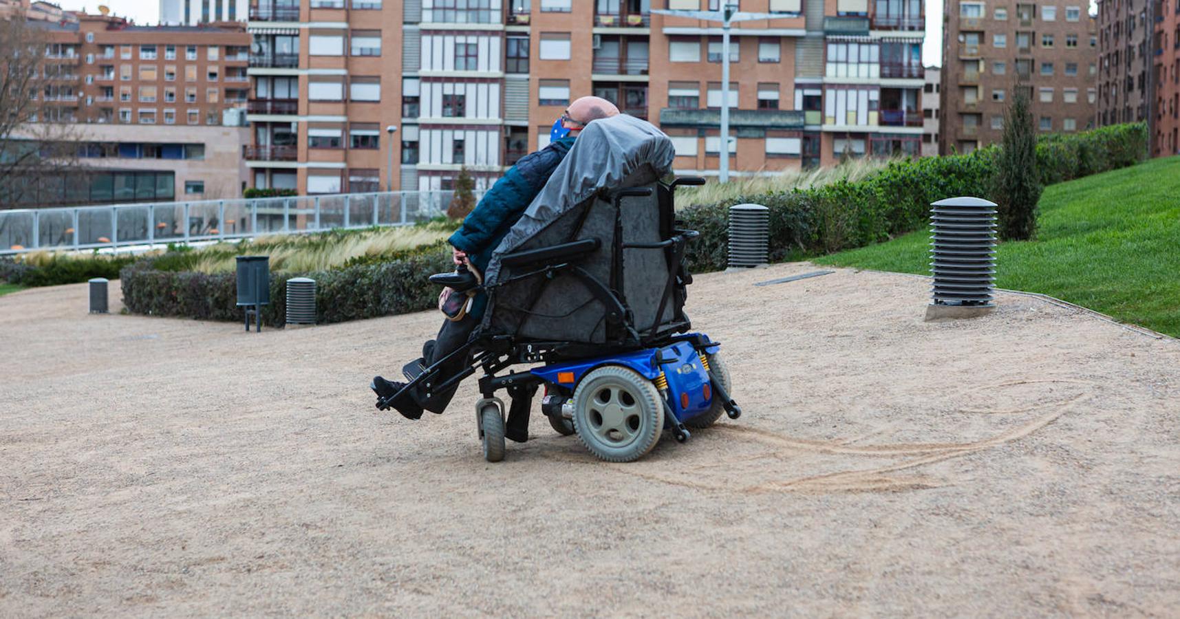 Fotos: El parque Felipe VI, una colina no aapta para todos