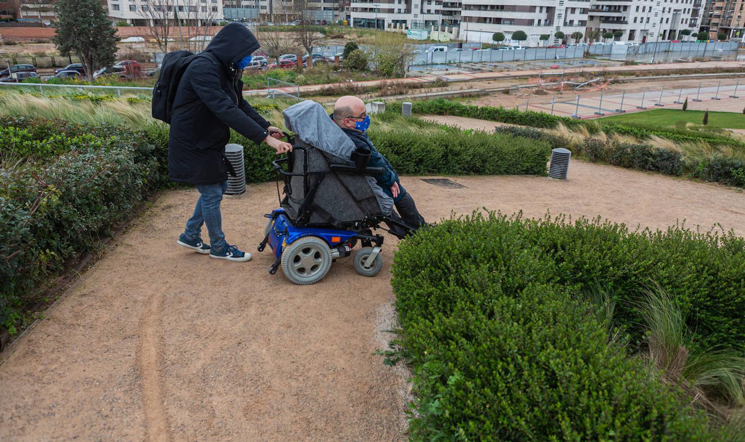 Fotos: El parque Felipe VI, una colina no aapta para todos