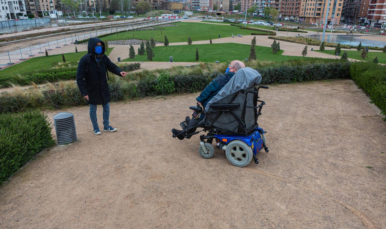 Fotos: El parque Felipe VI, una colina no aapta para todos