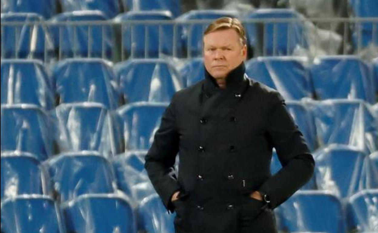 Ronald Koeman, durante el Real Sociedad-Barcelona.