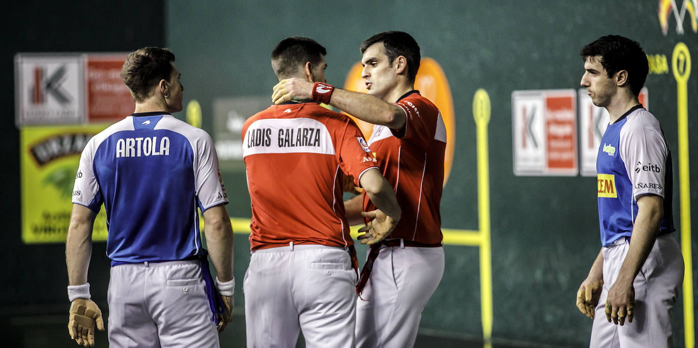 Fotos: La pelota regresa al Adarraga