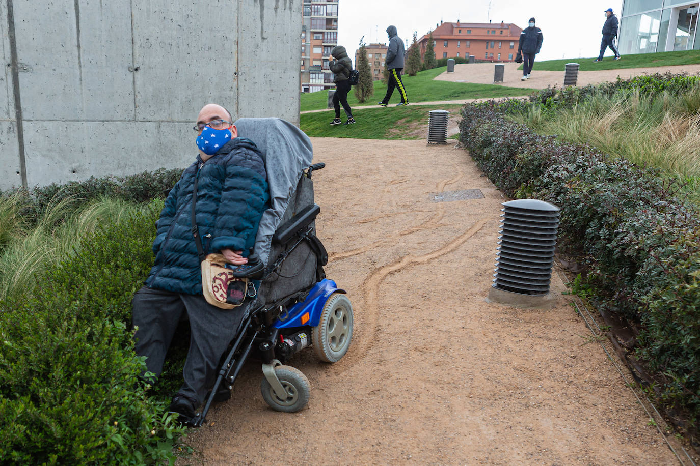 Fotos: El parque Felipe VI, una colina no aapta para todos