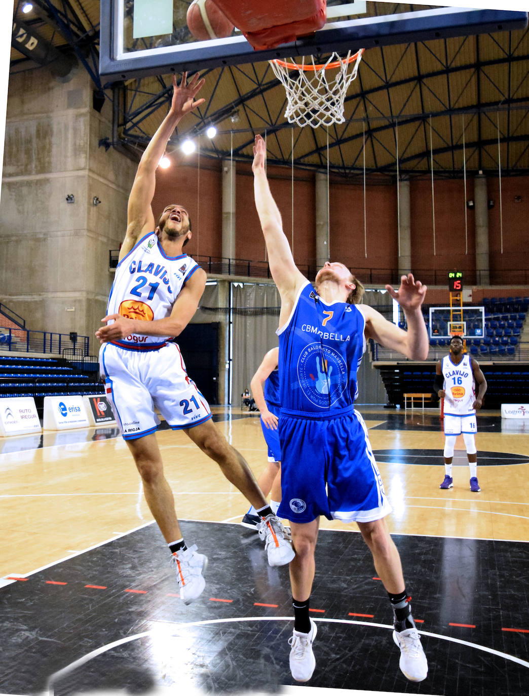 Fotos: El Clavijo logra un gran triunfo frente al Marbella