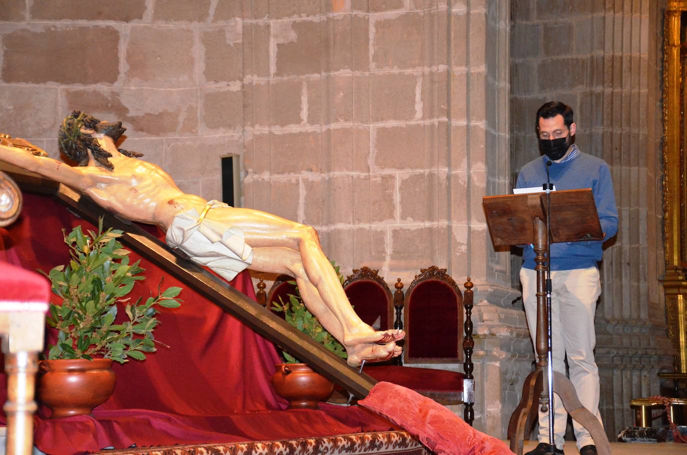 Fotos: Vía Crucis en la catedral de Calahorra