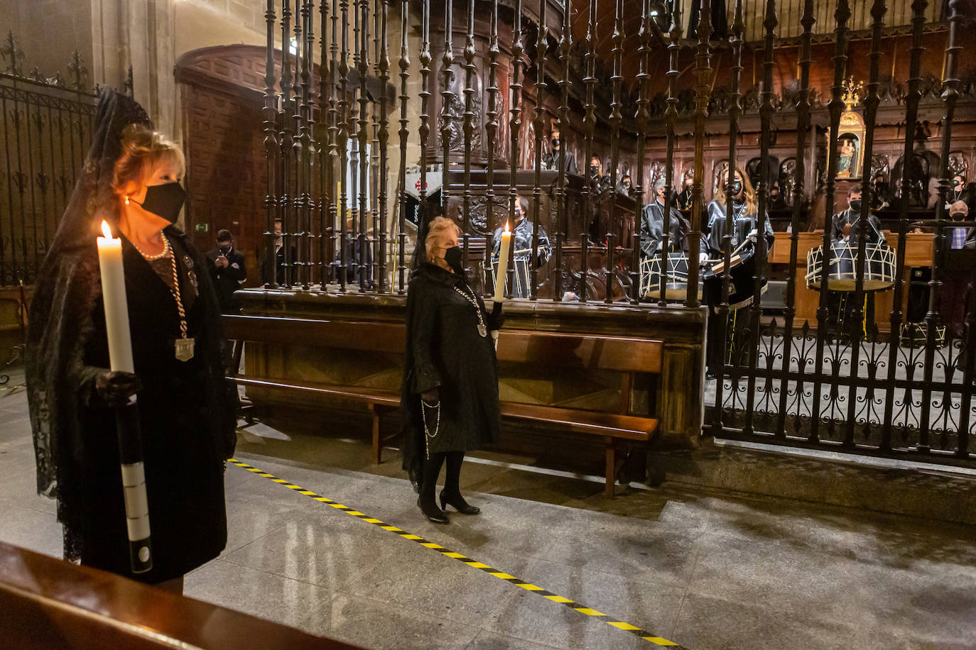 En La Redonda, la Cofradía de la Virgen de la Soledad realizó el Miércoles Santo el acto denominado 'Los siete encuentros con la madre'.