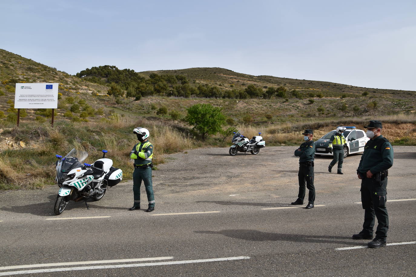 Las calles estaban desiertas en Cervera del Río Alhama y en Valverde en el primer día tras pasar al nivel 6 del semáforo por su alta incidencia de coronavirus.