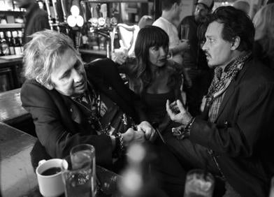 Imagen secundaria 1 - Shane MacGowan en 'Crock of Gold', junto a su mujer Victoria y su amigo Johnny Depp.