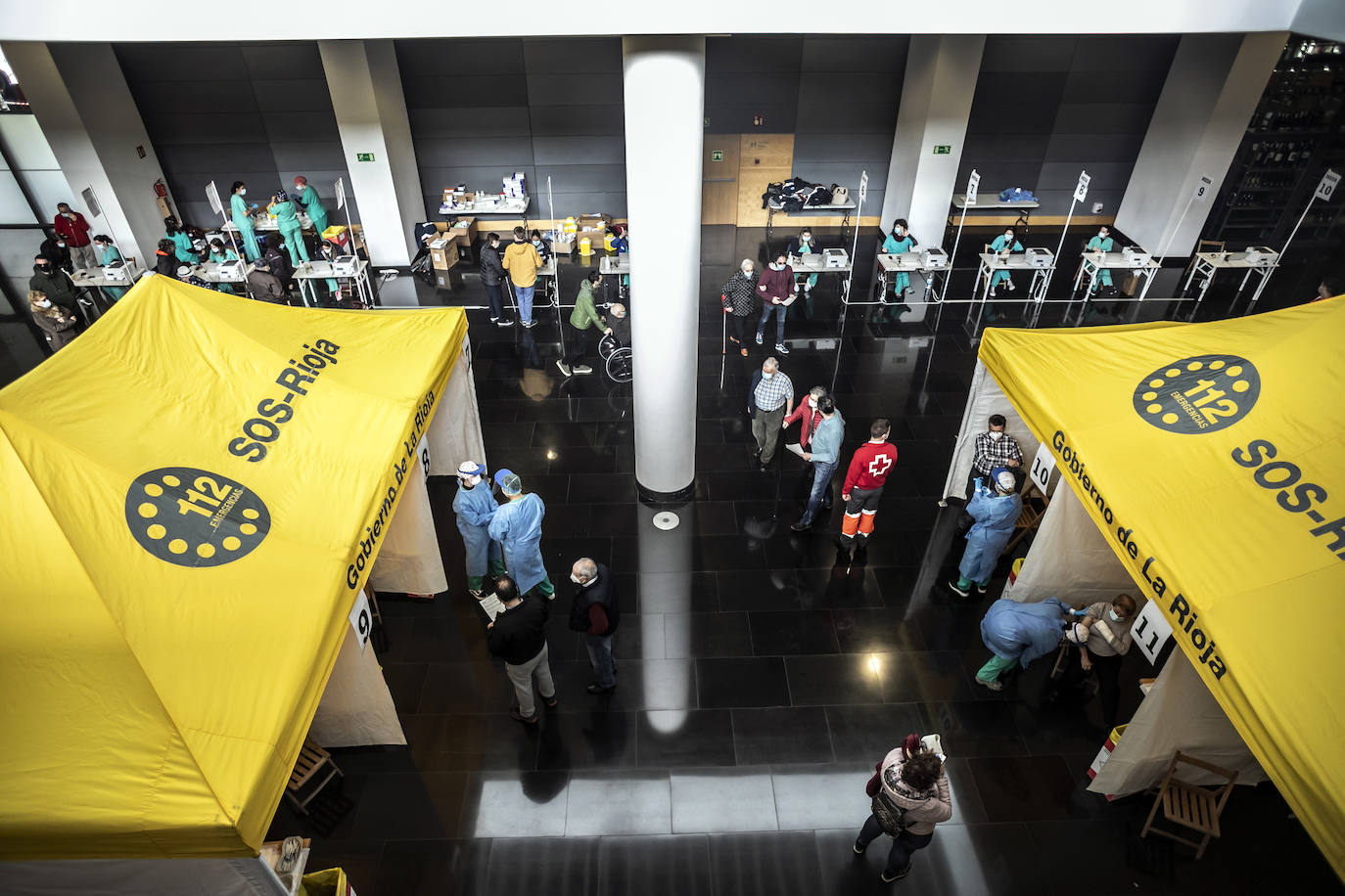 Unos 1.500 logroñeses han sido citados este martes en el Palacio de Congresos de la capital riojana