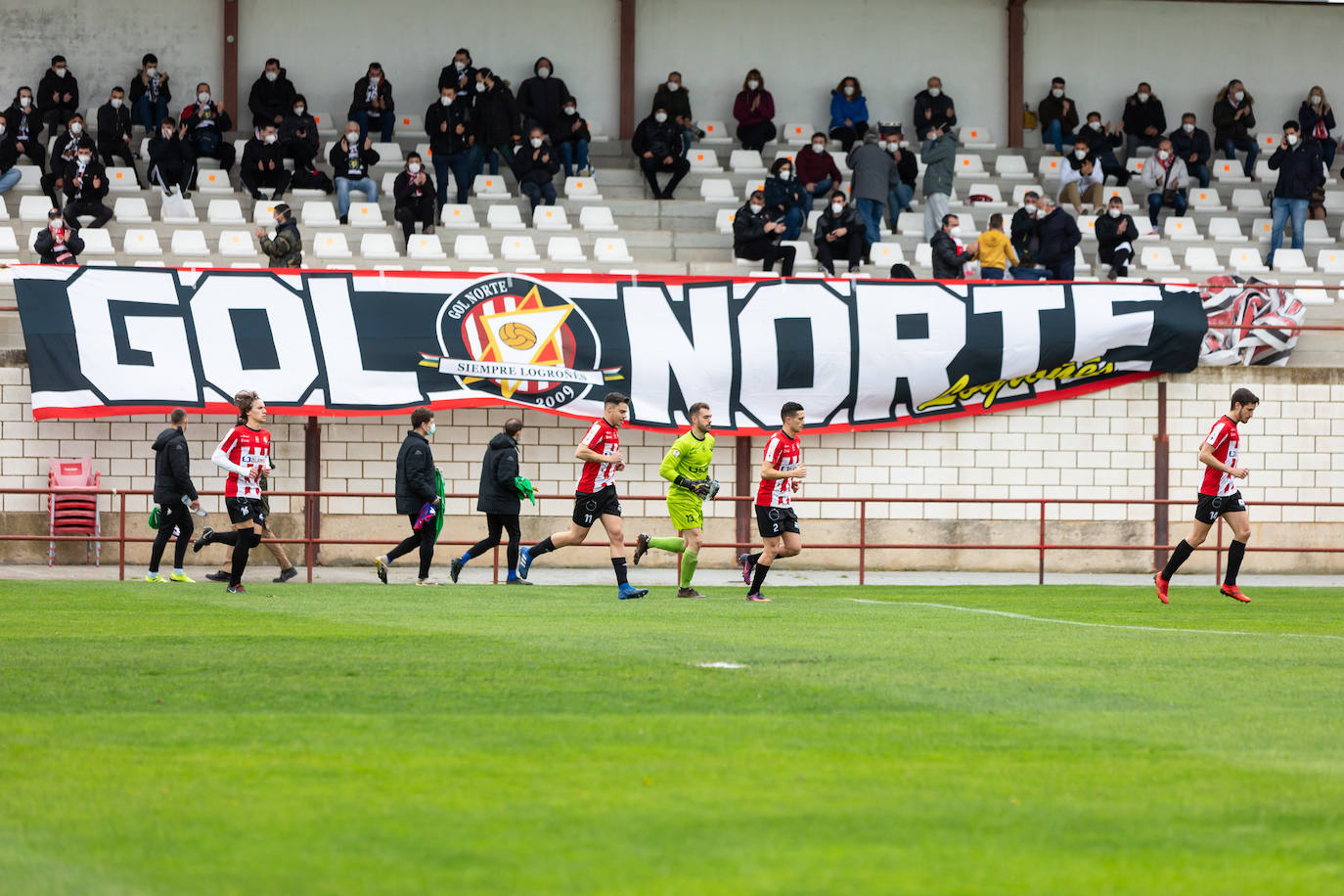 Fotos: Las imágenes del empate entre la SD Logroñés y el Amorebieta