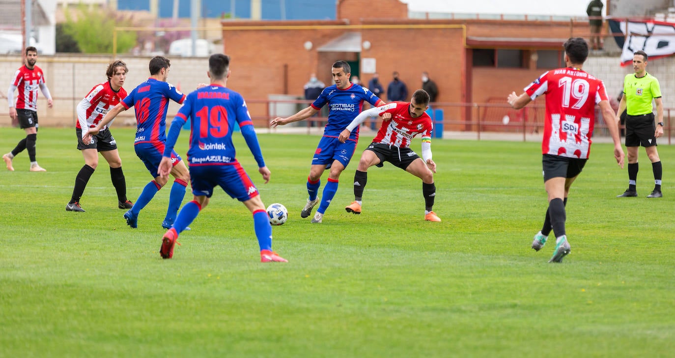 Fotos: Las imágenes del empate entre la SD Logroñés y el Amorebieta