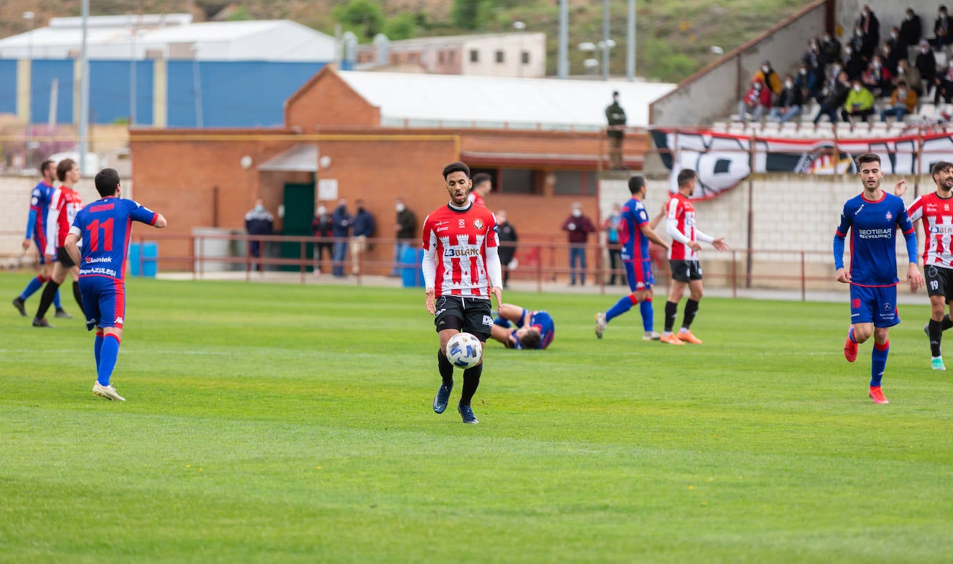 Fotos: Las imágenes del empate entre la SD Logroñés y el Amorebieta