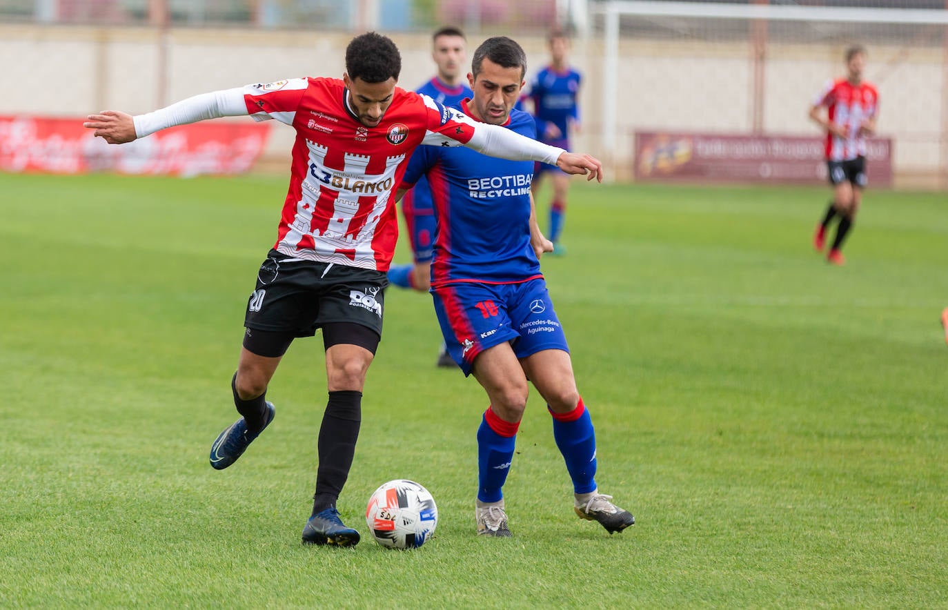 Fotos: Las imágenes del empate entre la SD Logroñés y el Amorebieta