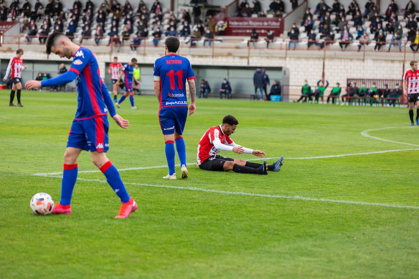 Fotos: Las imágenes del empate entre la SD Logroñés y el Amorebieta