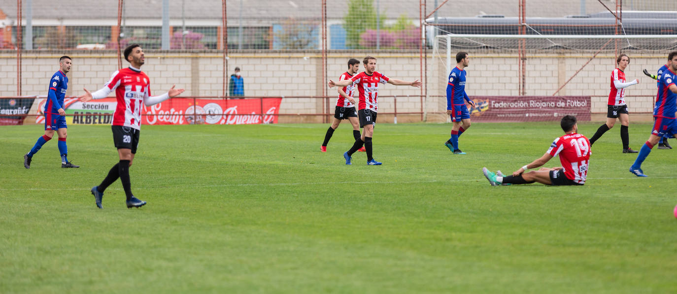 Fotos: Las imágenes del empate entre la SD Logroñés y el Amorebieta