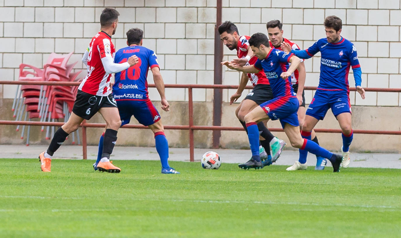 Fotos: Las imágenes del empate entre la SD Logroñés y el Amorebieta