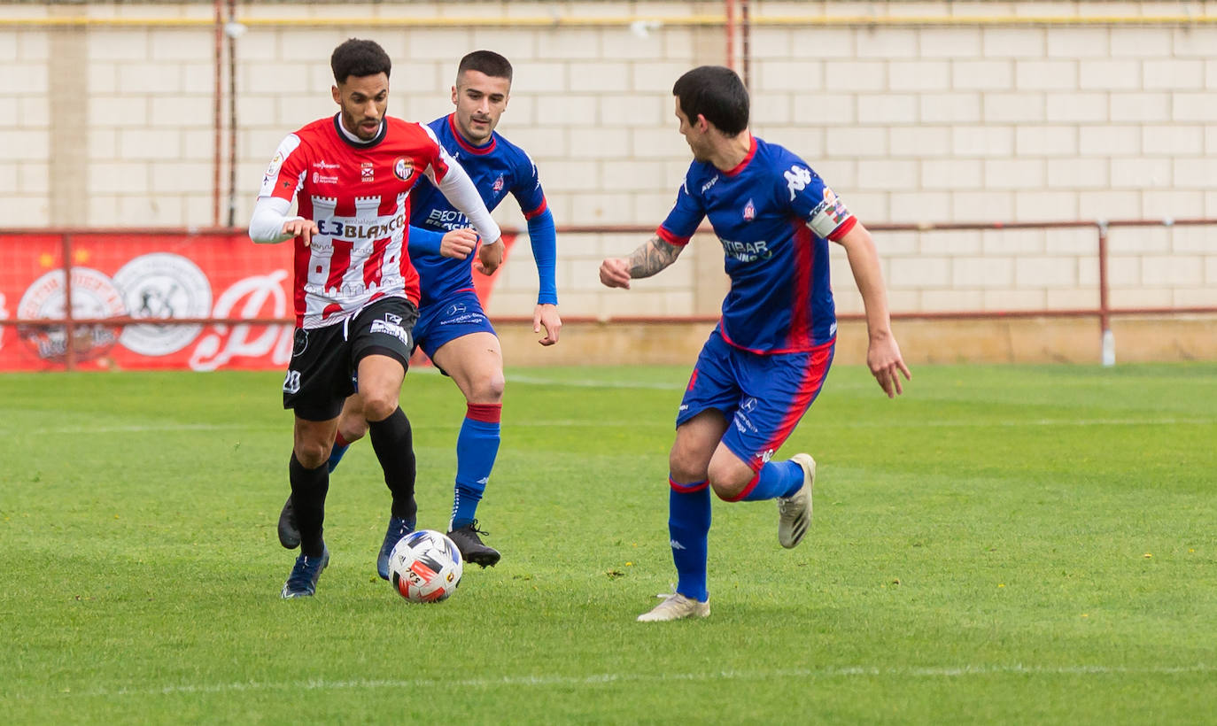 Fotos: Las imágenes del empate entre la SD Logroñés y el Amorebieta