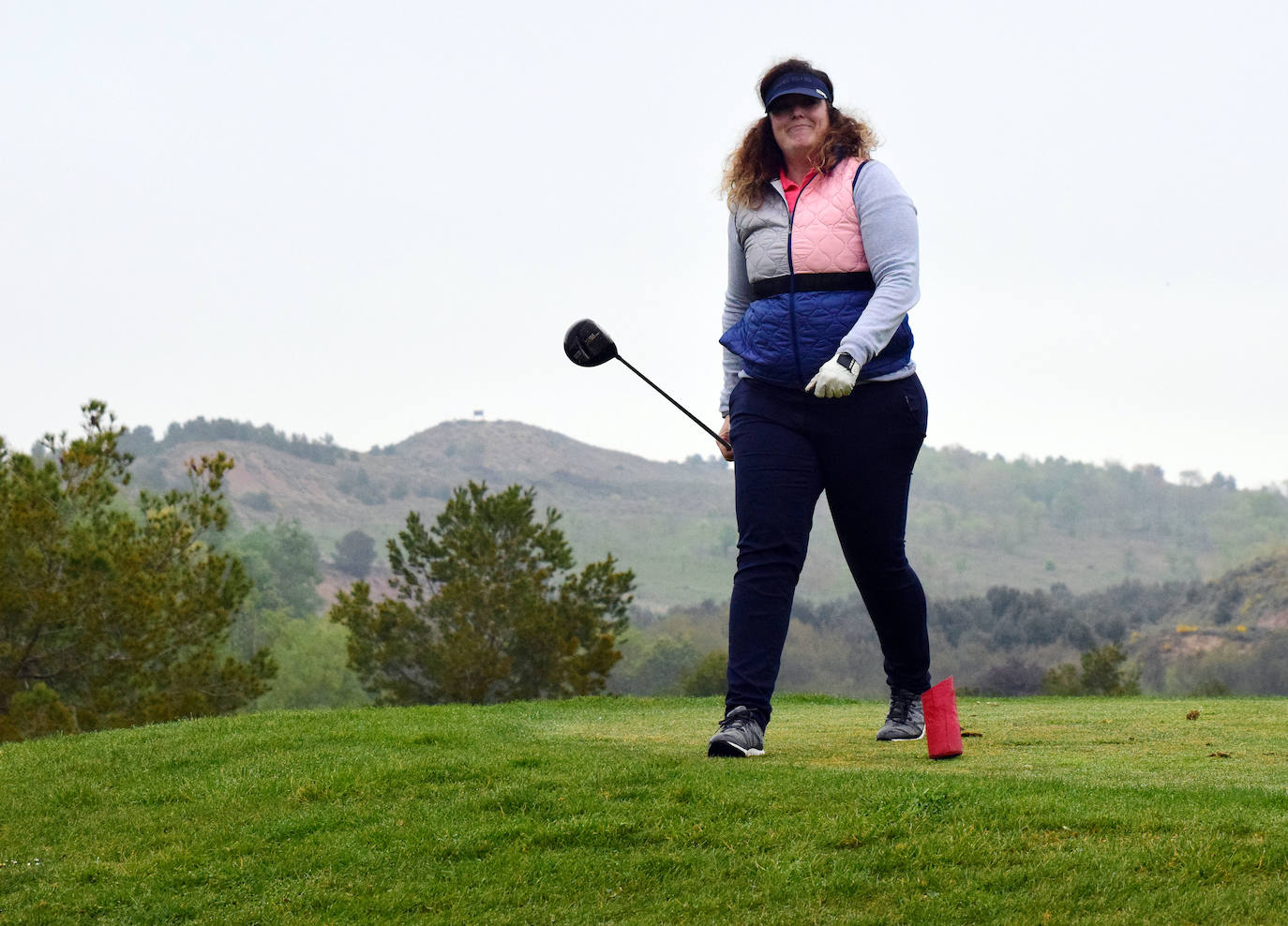 Los jugadores disfrutaron de una gran jornada de golf en el primer torneo de la Liga de Golf y Vino.