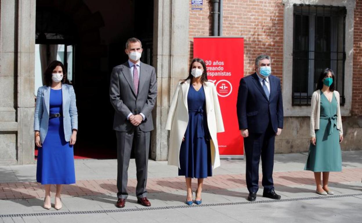 Los reyes Felipe y Letizia acompañada por Isabel Díaz Ayuso, el ministro de Cultura y Deporte, José Manuel Rodríguez Uribes , y la delegada del Gobierno en Madrid, Mercedes González Fernández