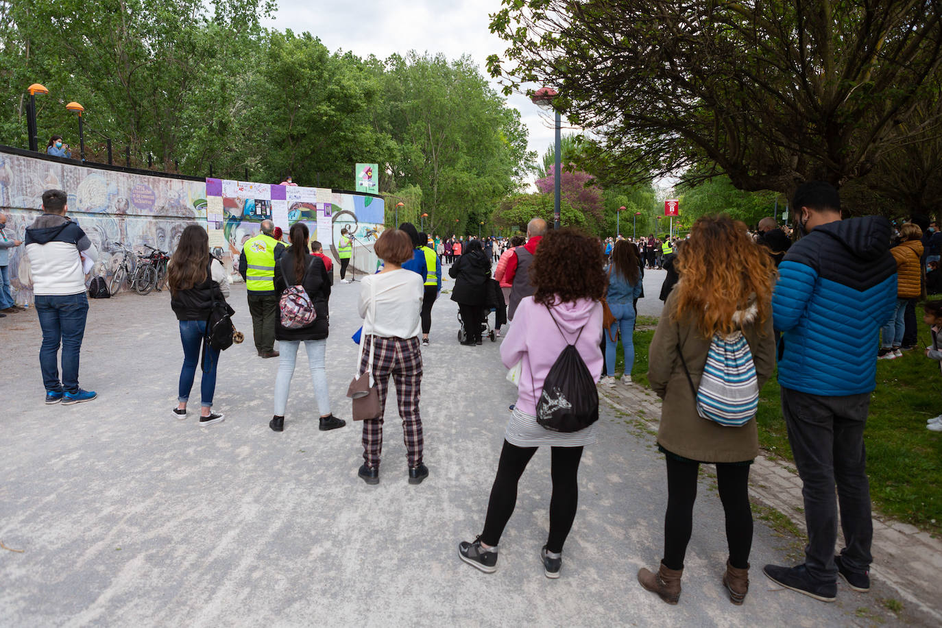 Fotos: Homenaje a Isam en el parque del Ebro