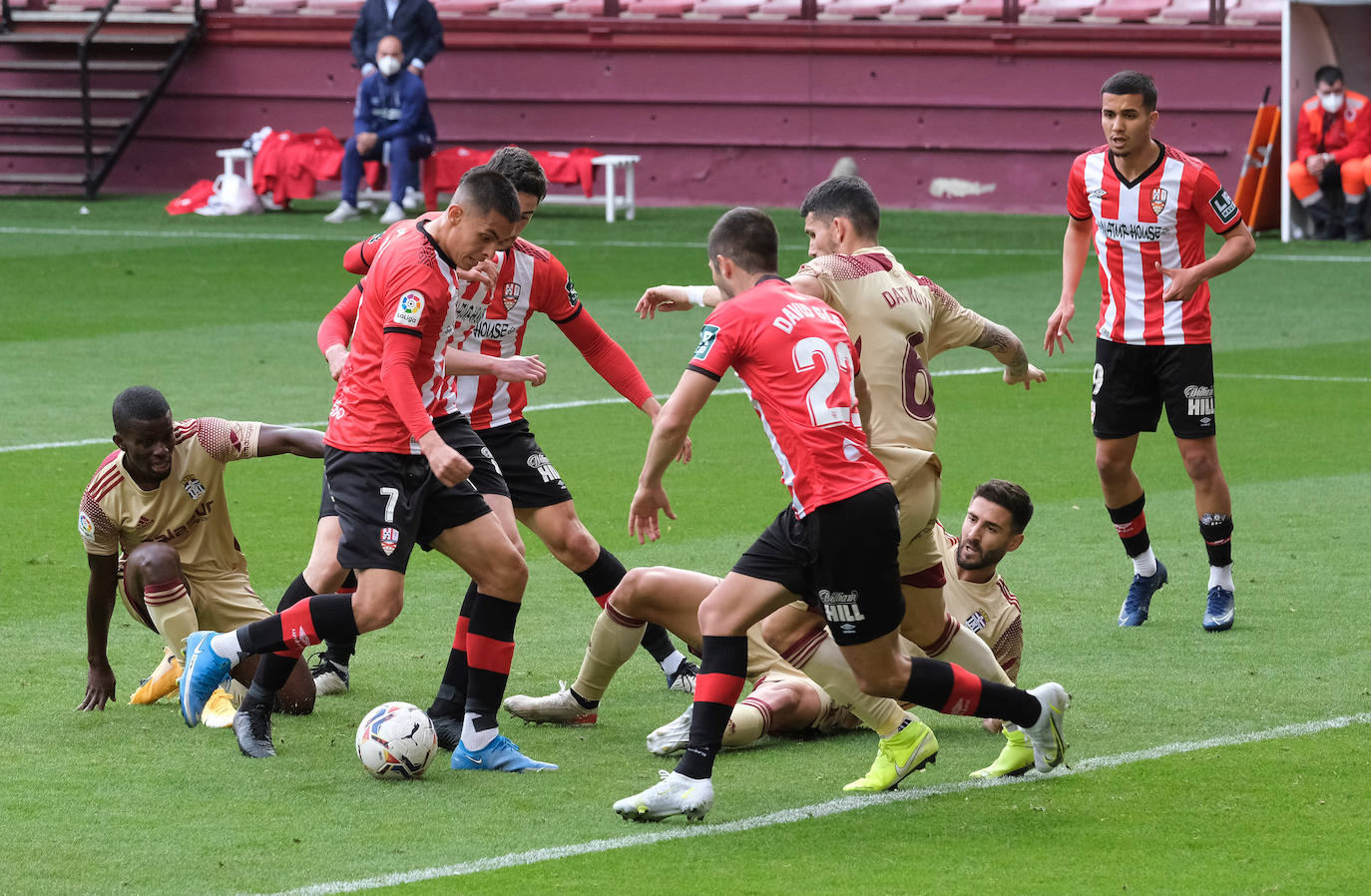 Fotos: Las imágenes de la derrota de la UD Logroñés ante el Cartagena