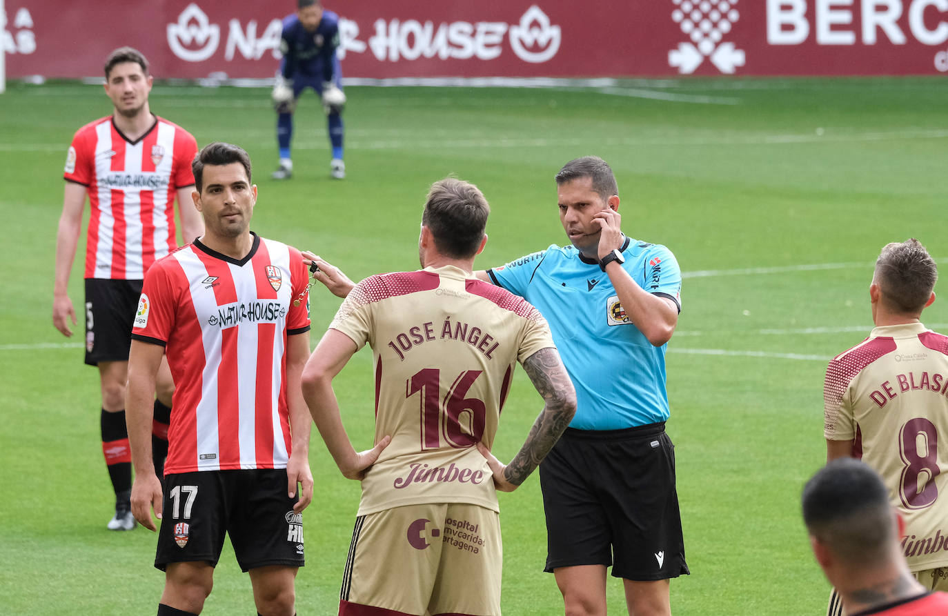Fotos: Las imágenes de la derrota de la UD Logroñés ante el Cartagena