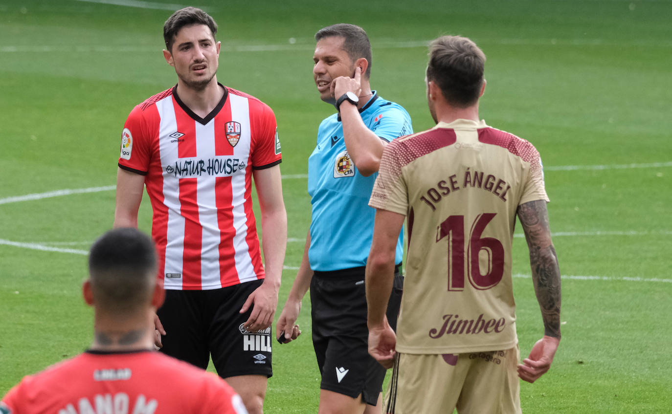 Fotos: Las imágenes de la derrota de la UD Logroñés ante el Cartagena