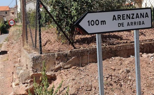 Un matrimonio de Arenzana de Arriba, ingresado tras la agresión de un vecino con una pala