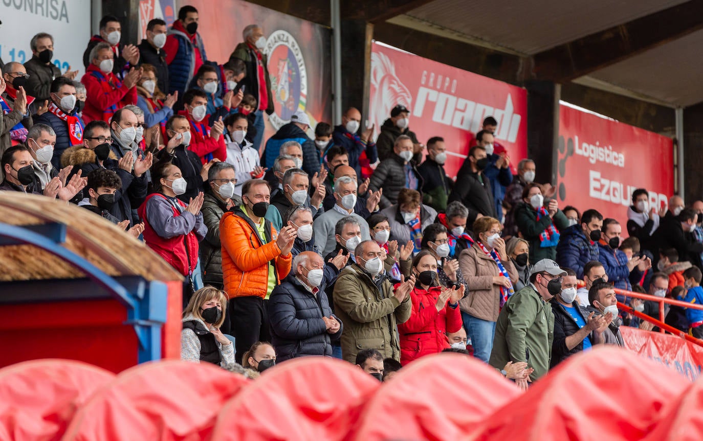 Fotos: Importantísima victoria del Calahorra ante el Athletic B