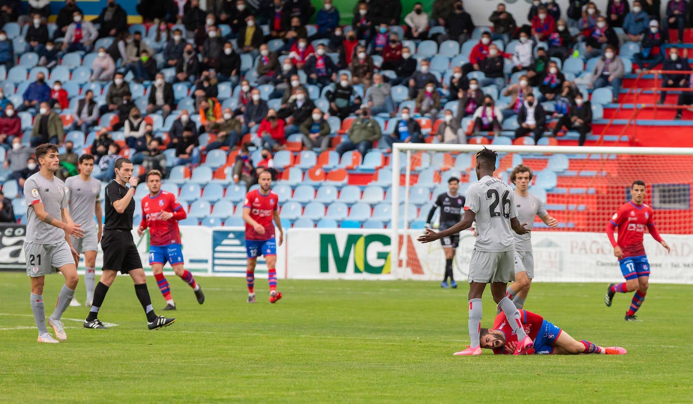 Fotos: Importantísima victoria del Calahorra ante el Athletic B