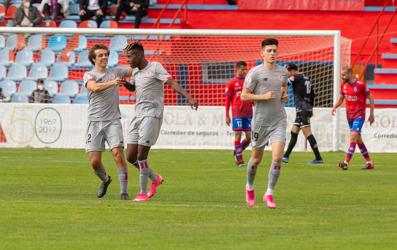 Fotos: Importantísima victoria del Calahorra ante el Athletic B