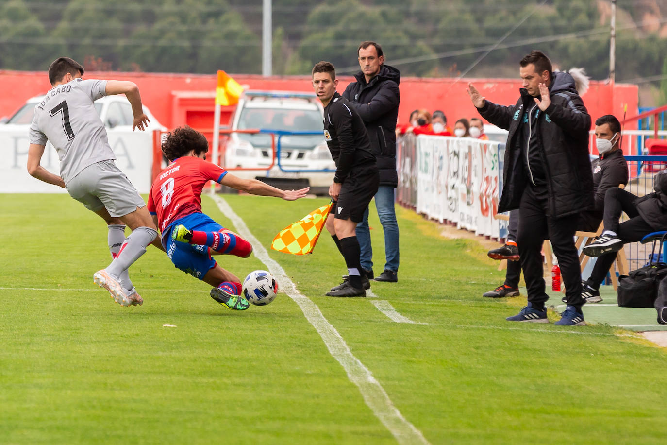 Fotos: Importantísima victoria del Calahorra ante el Athletic B