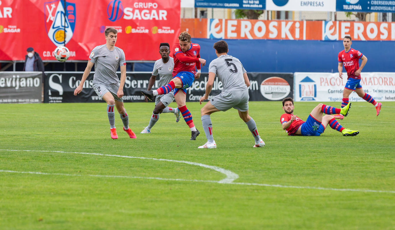 Fotos: Importantísima victoria del Calahorra ante el Athletic B