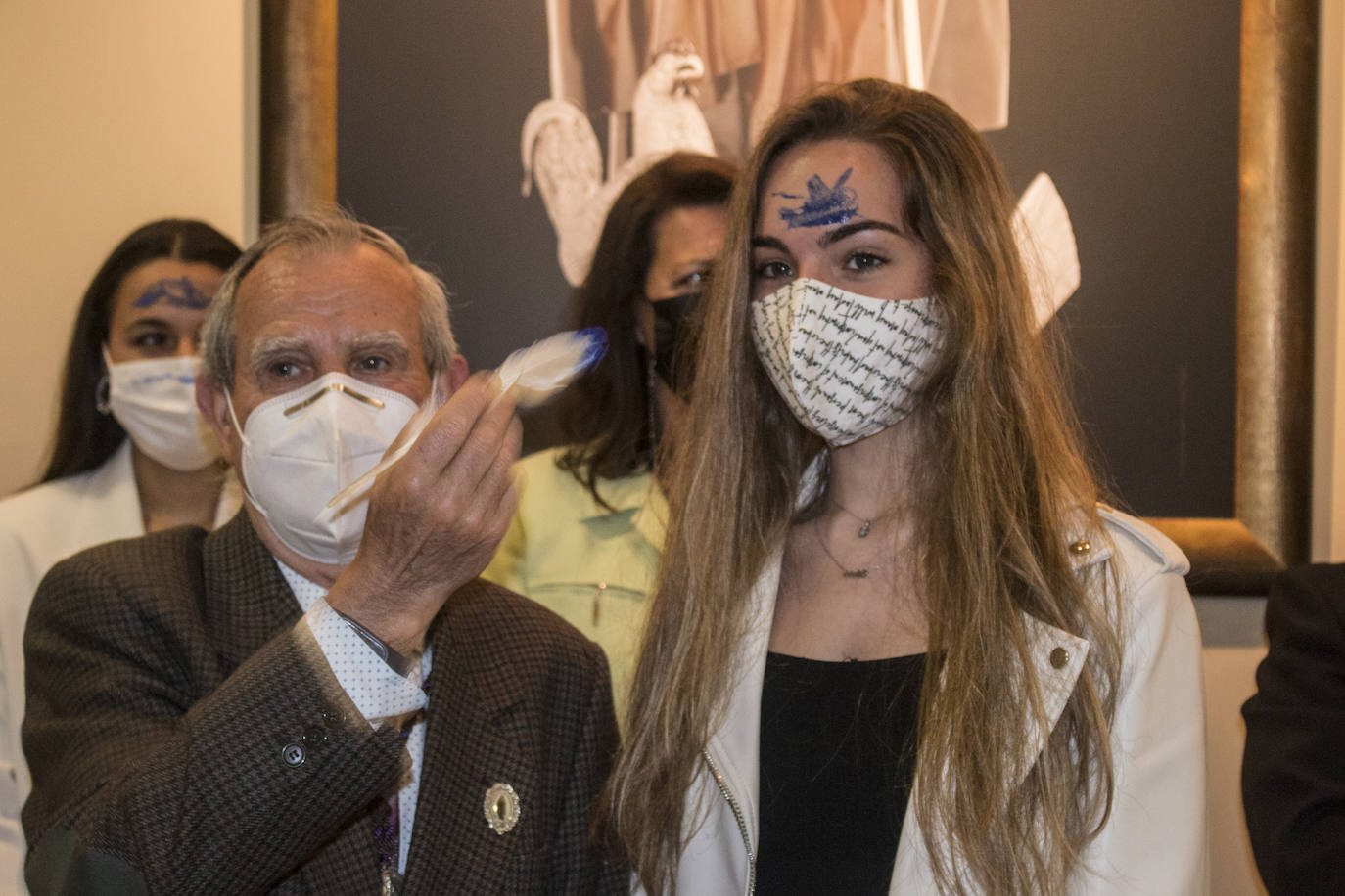 Fotos: La Cofradía del Santo pinta a las doncellas