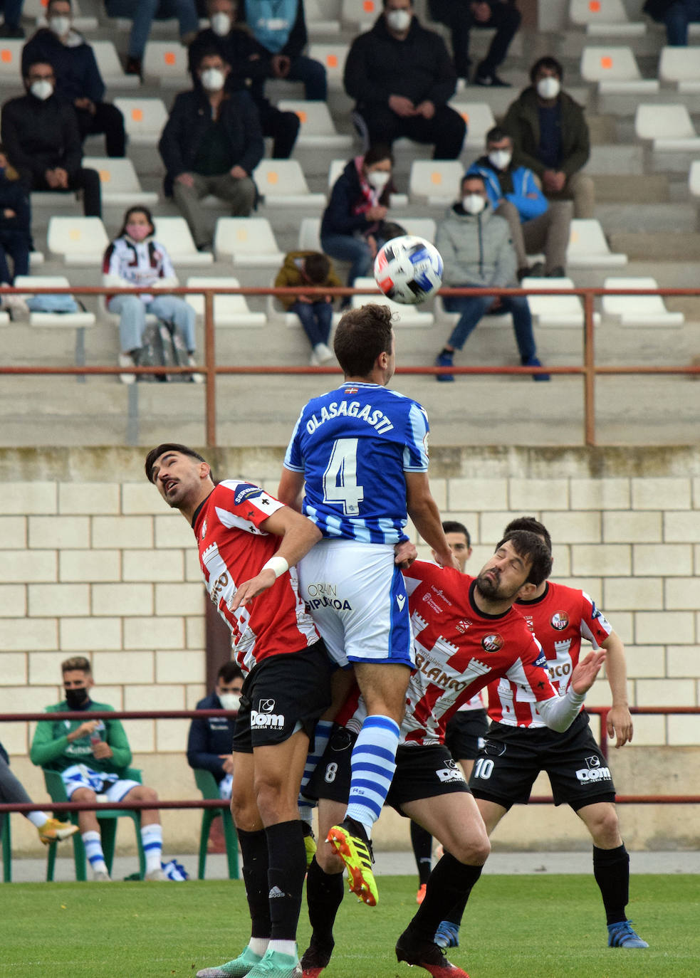 Fotos: Las imágenes del empate entre la SD Logroñés y la Real Sociedad B