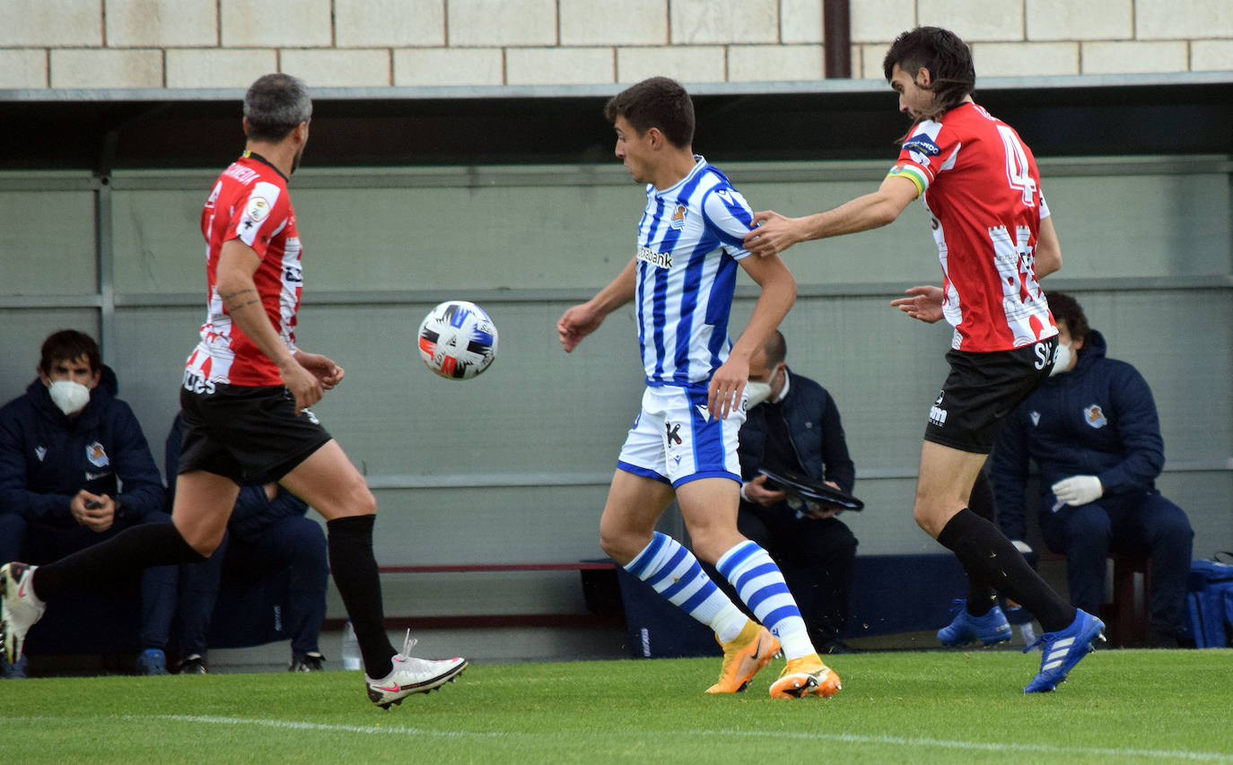 Fotos: Las imágenes del empate entre la SD Logroñés y la Real Sociedad B