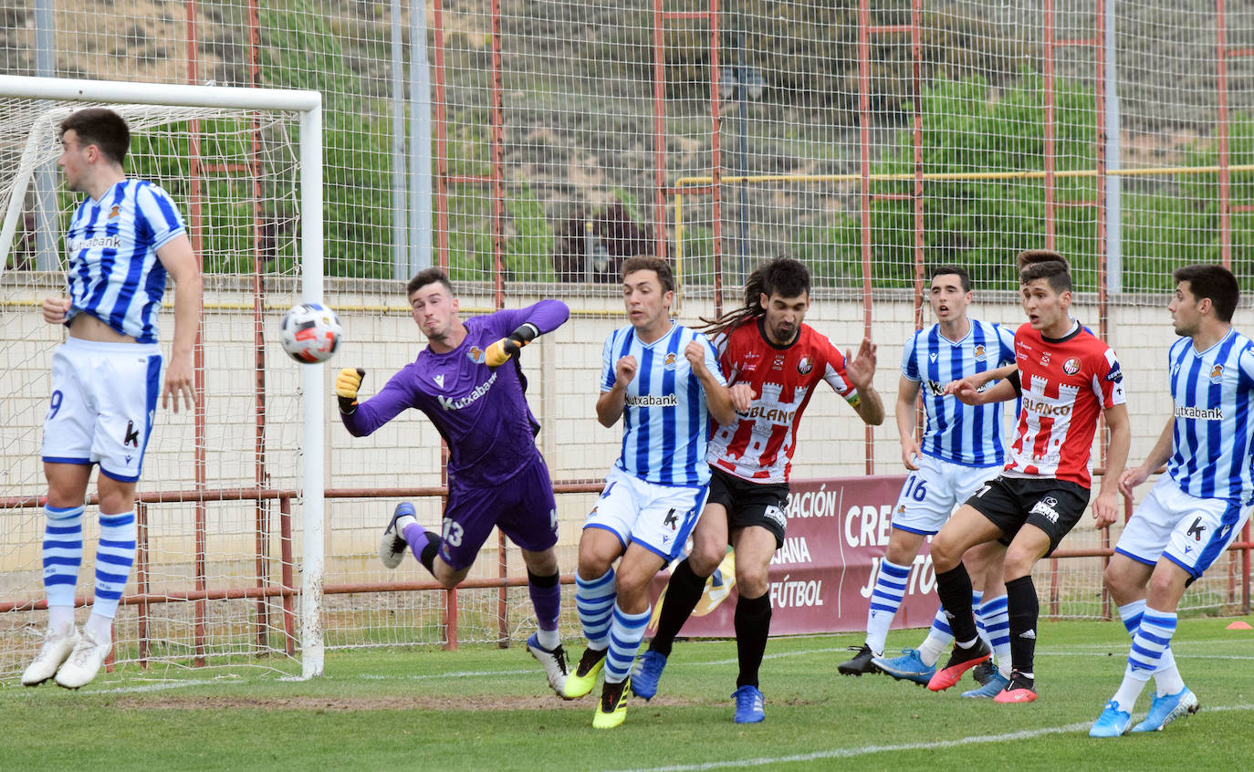 Fotos: Las imágenes del empate entre la SD Logroñés y la Real Sociedad B