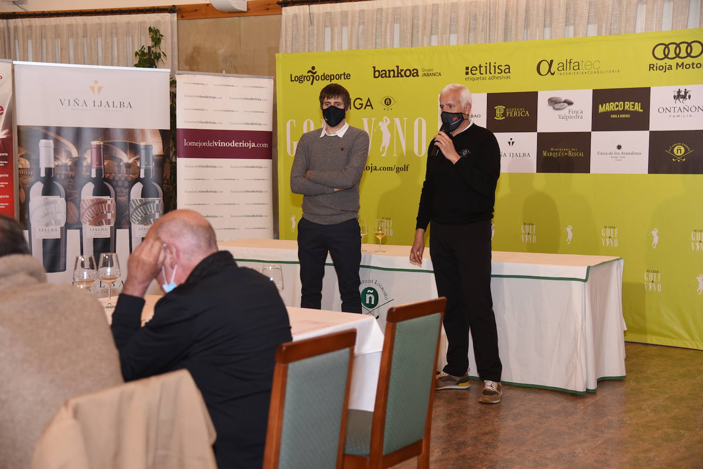 Entrega de premios a los ganadores del Torneo Viña Ijalba, de la Liga de Golf y Vino.