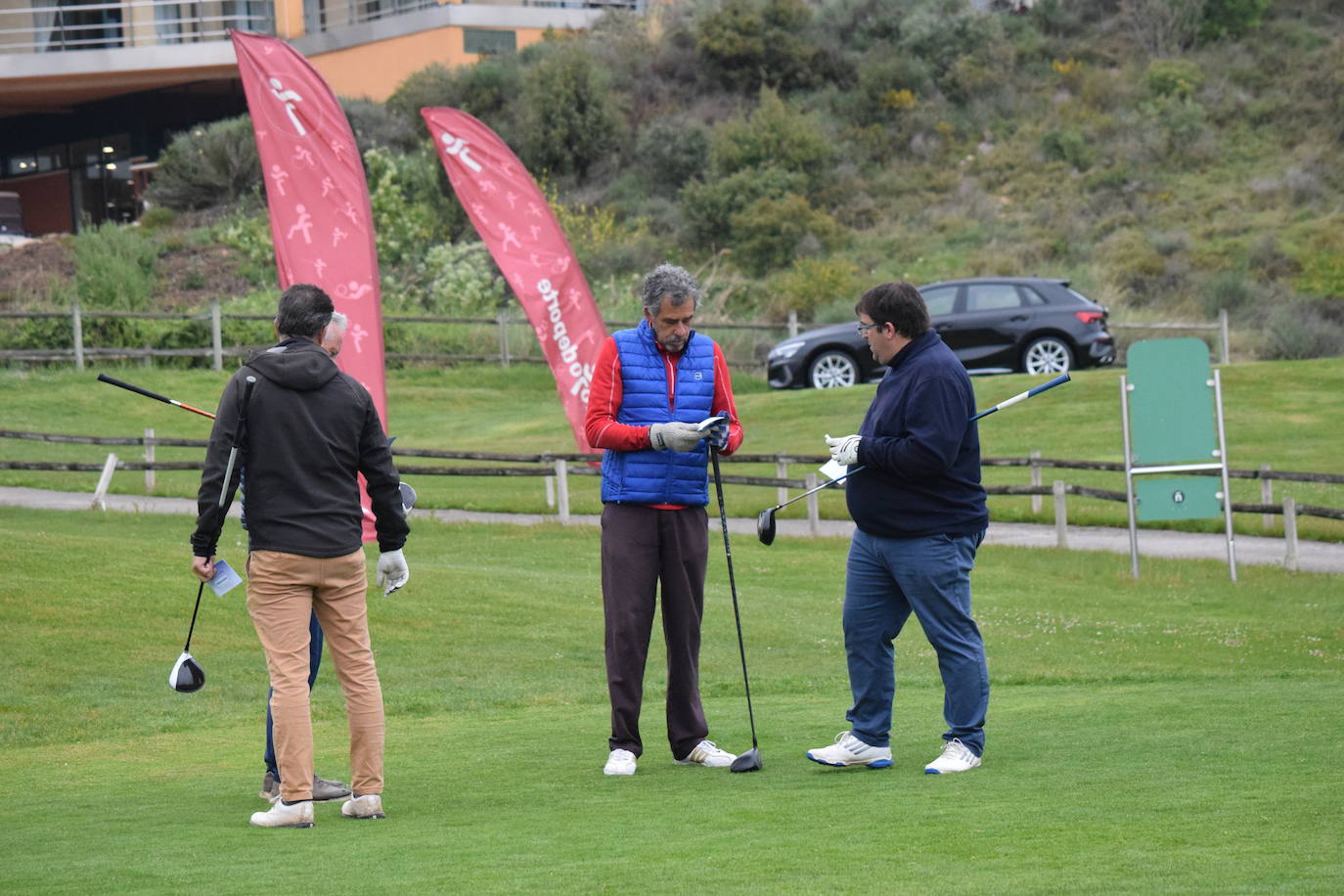 Imágenes de los jugadores durante el Torneo Viña Ibalba, de la Liga de Golf y Vino.