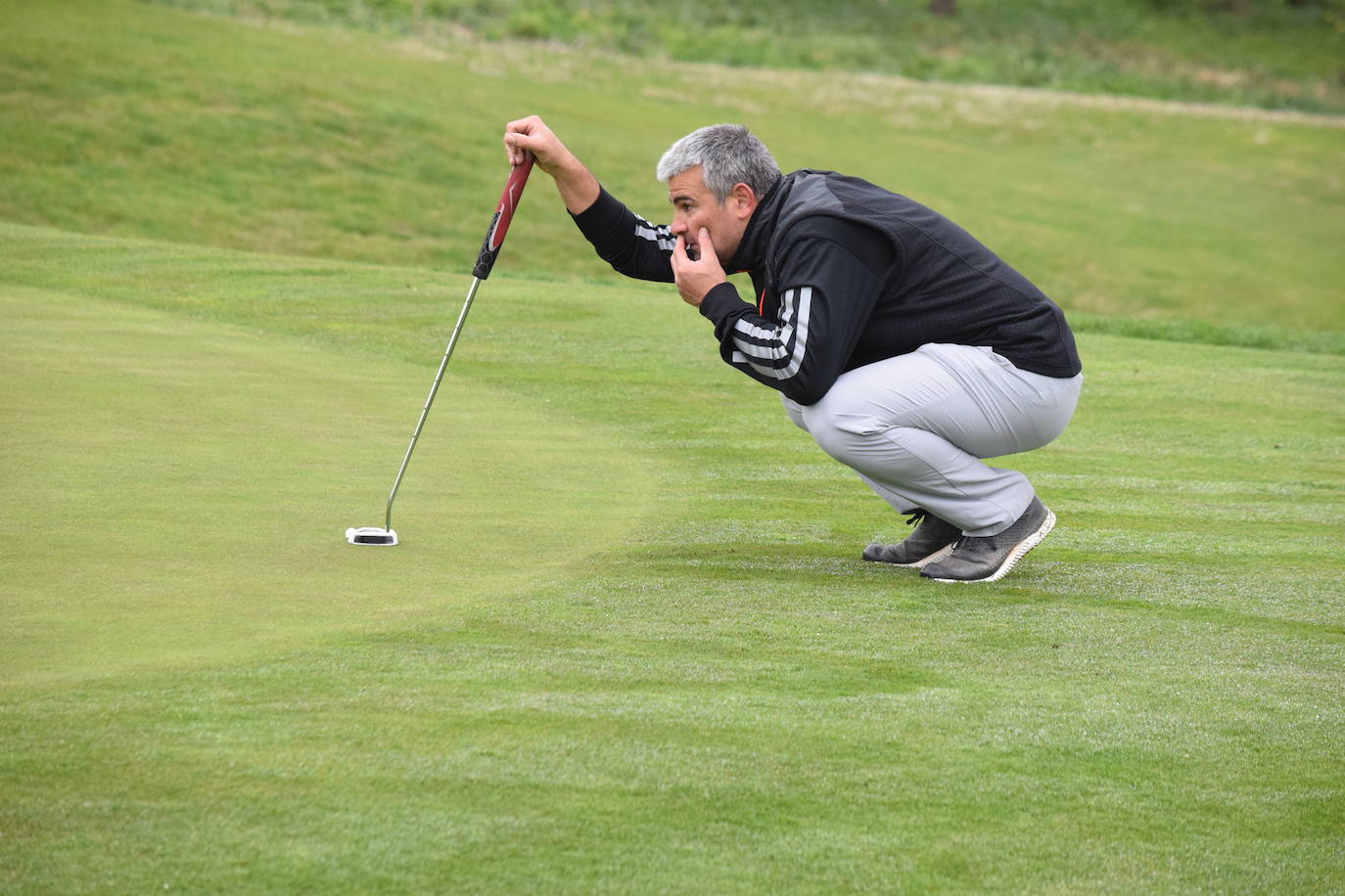 Imágenes de los jugadores durante el Torneo Viña Ibalba, de la Liga de Golf y Vino.