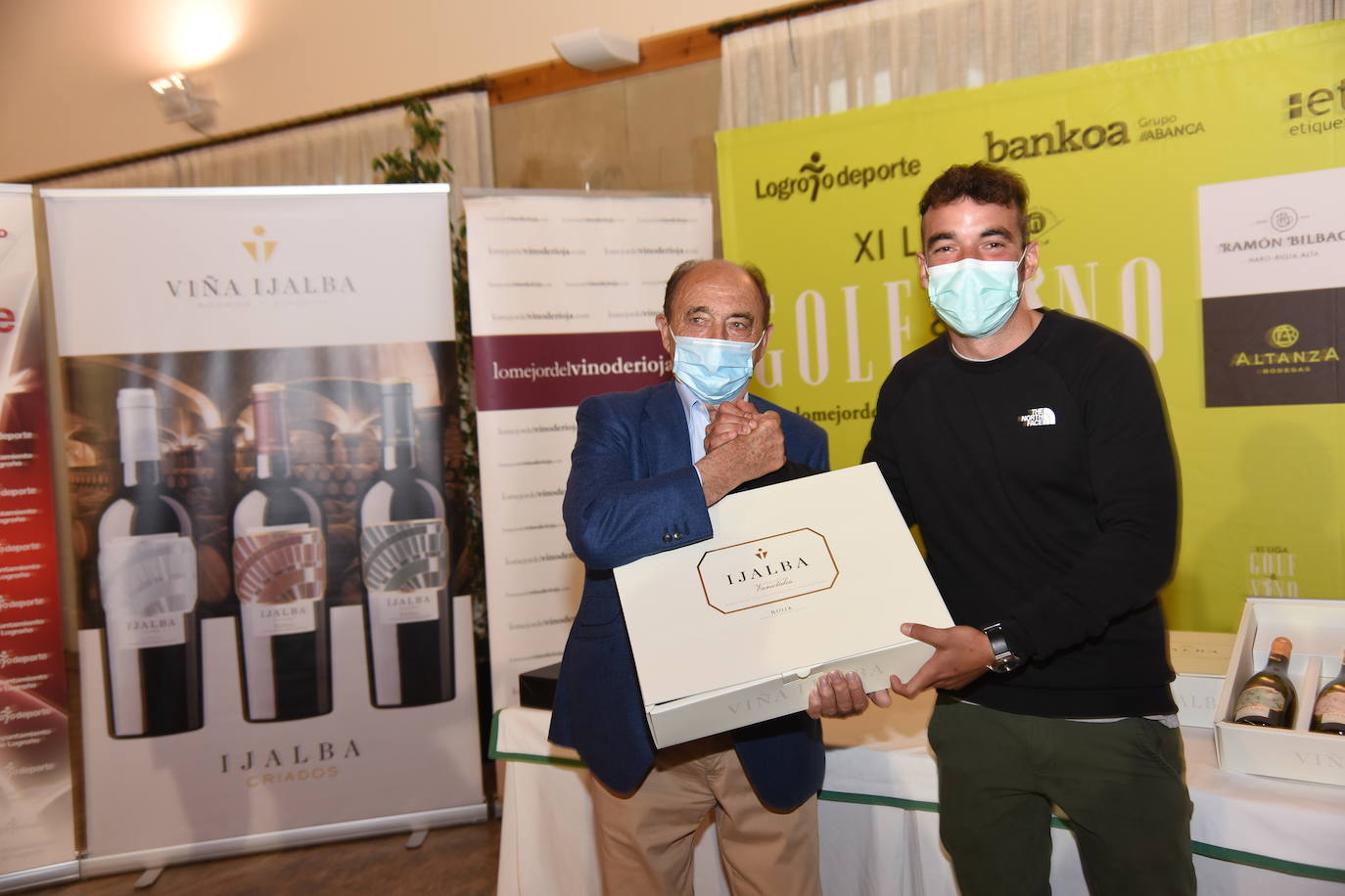 Entrega de premios a los ganadores del Torneo Viña Ijalba, de la Liga de Golf y Vino..