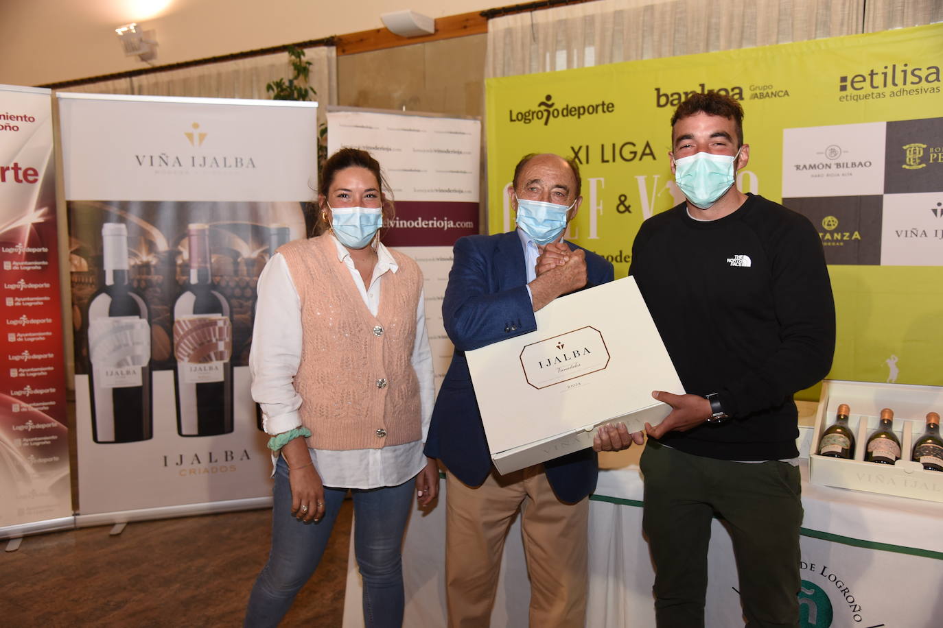 Entrega de premios a los ganadores del Torneo Viña Ijalba, de la Liga de Golf y Vino..