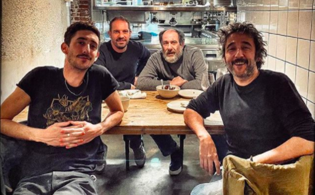 El director Joaquín Mazón ha colgado en Instagram una fotografía junto a los actores de 'La vida padre', Karra Elejalde y Enric Auquer, y el chef Diego Guerrero.