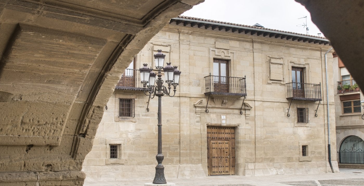 Edificio del Corregimiento de Rioja, en cuya planta baja se encuentran las celdas de la antigua Cárcel Real. 