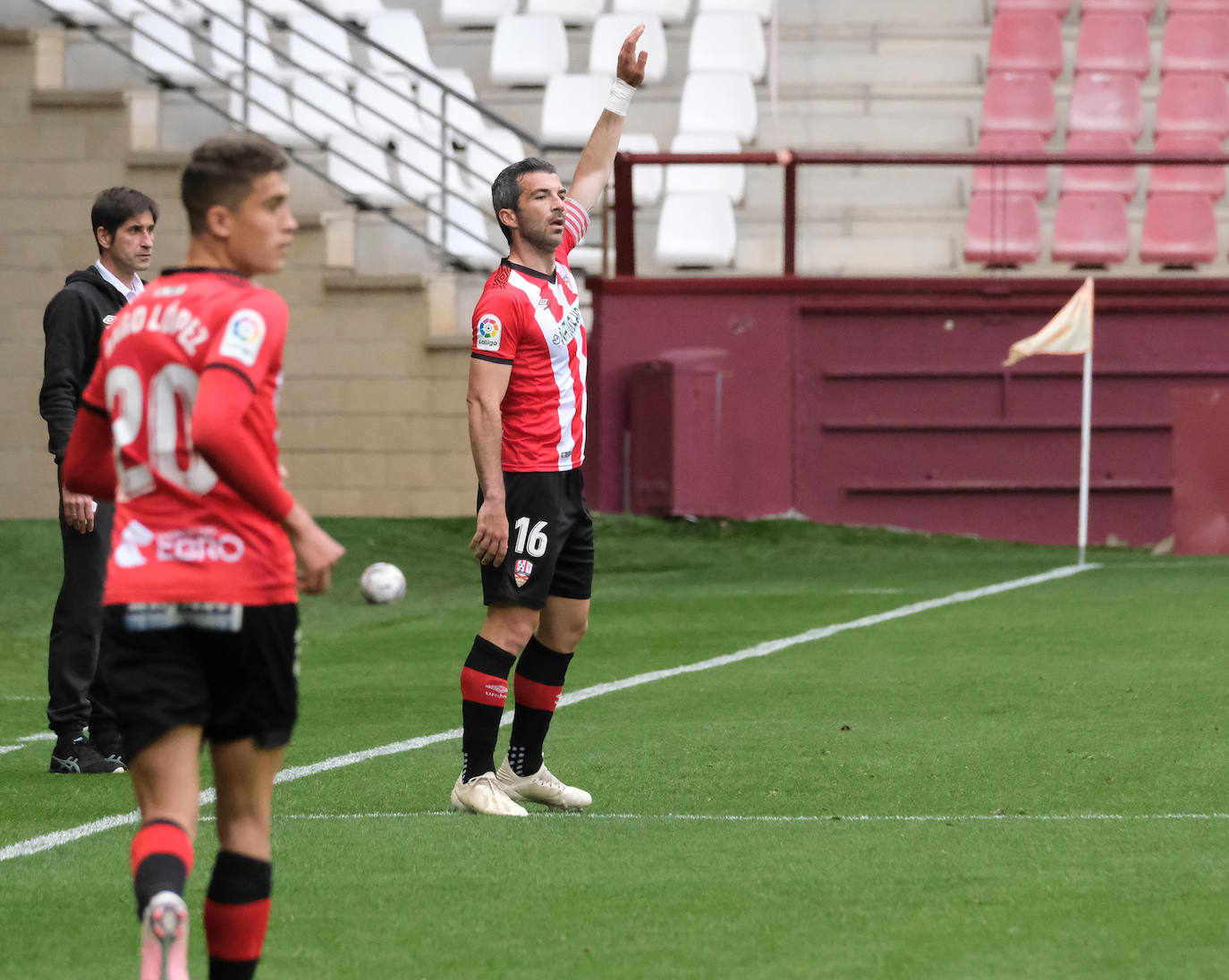 Fotos: Las imágenes de la dura derrota de la UD Logroñés ante el Girona