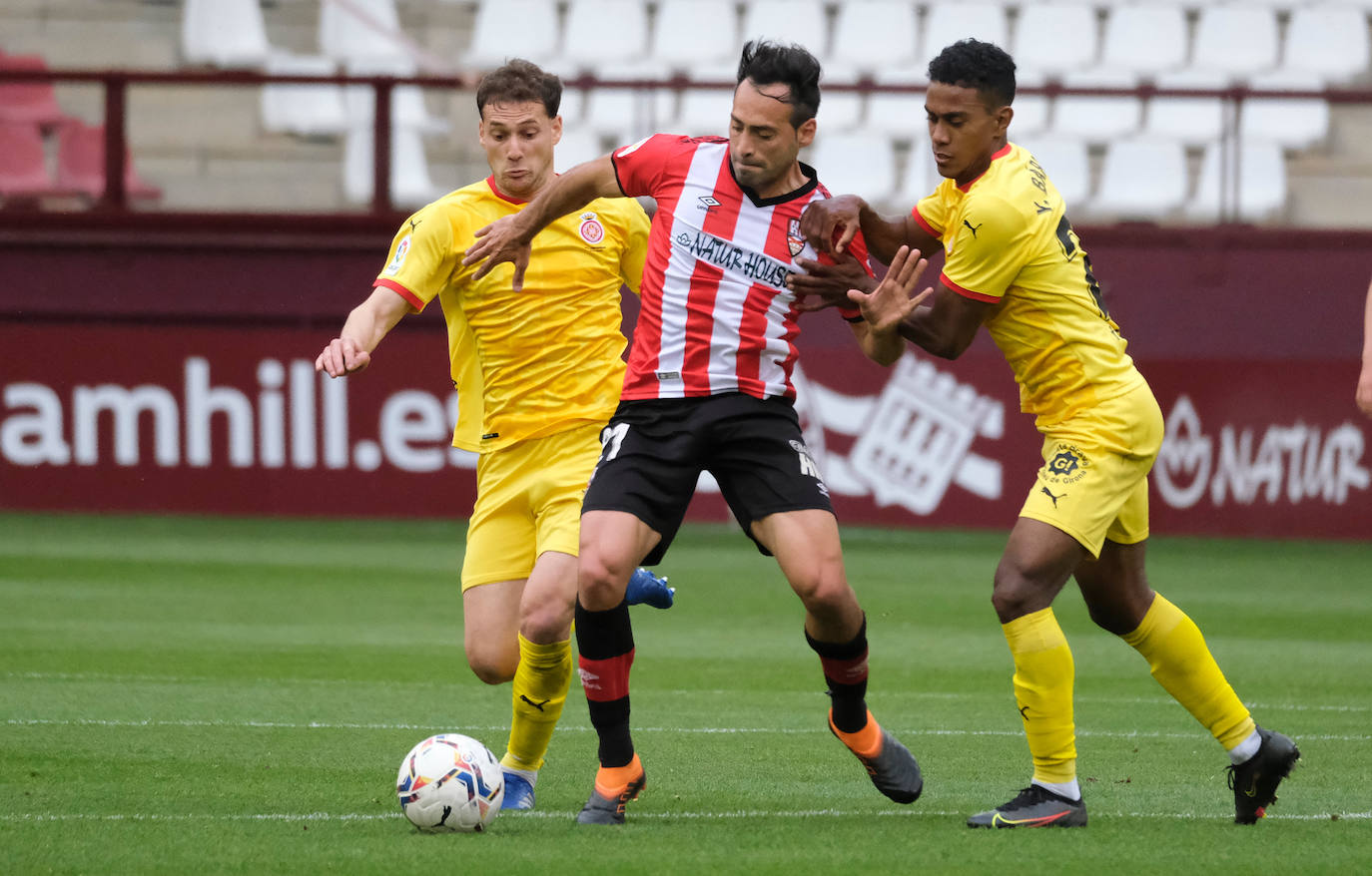 Fotos: Las imágenes de la dura derrota de la UD Logroñés ante el Girona