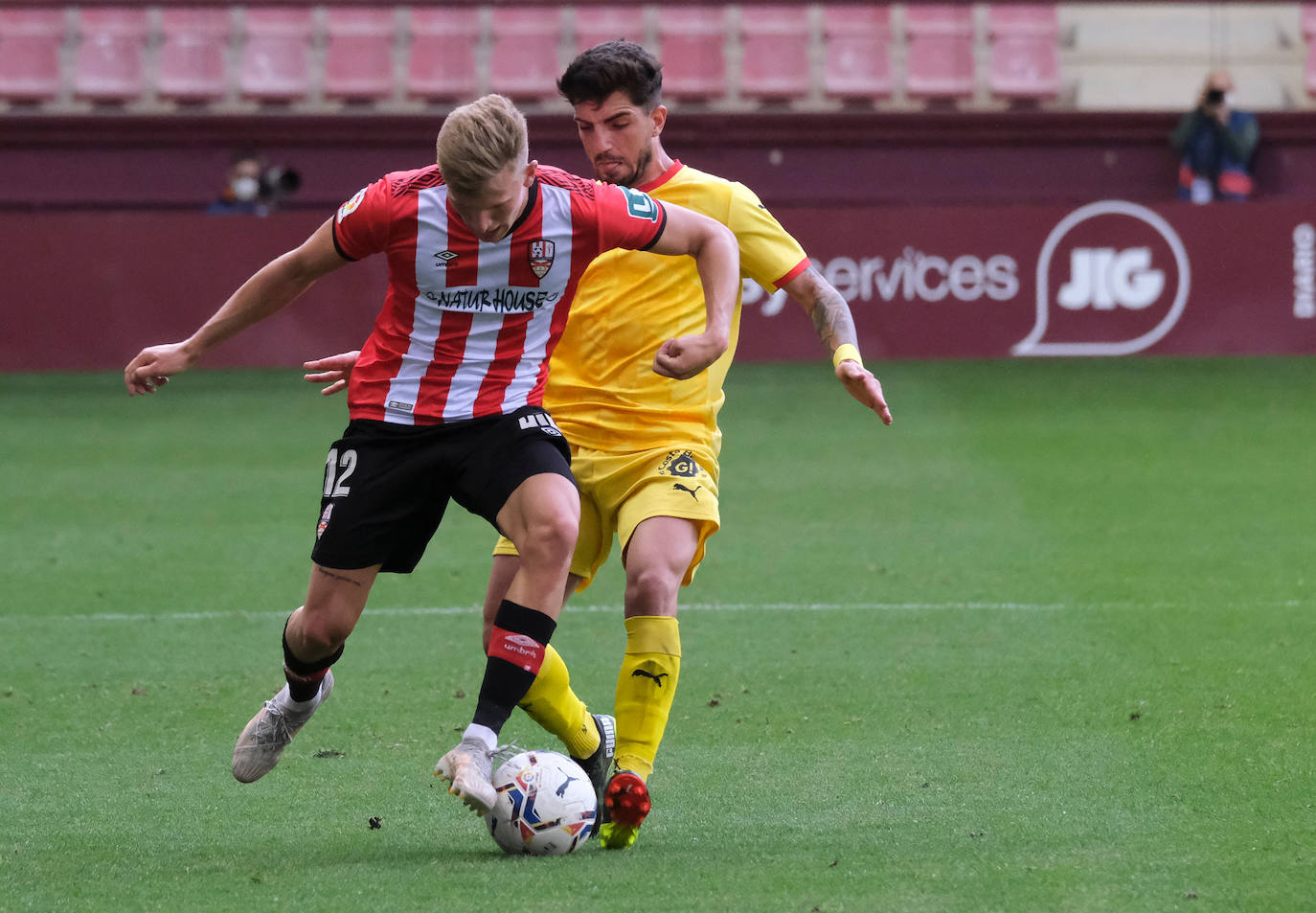 Fotos: Las imágenes de la dura derrota de la UD Logroñés ante el Girona